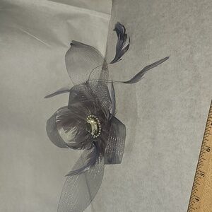 Elegant Feather Fascinator For Hats
